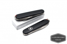 VICTORINOX BANTAM NEGRO + PALILLO/PINZA ROJO - 0.2303.3R